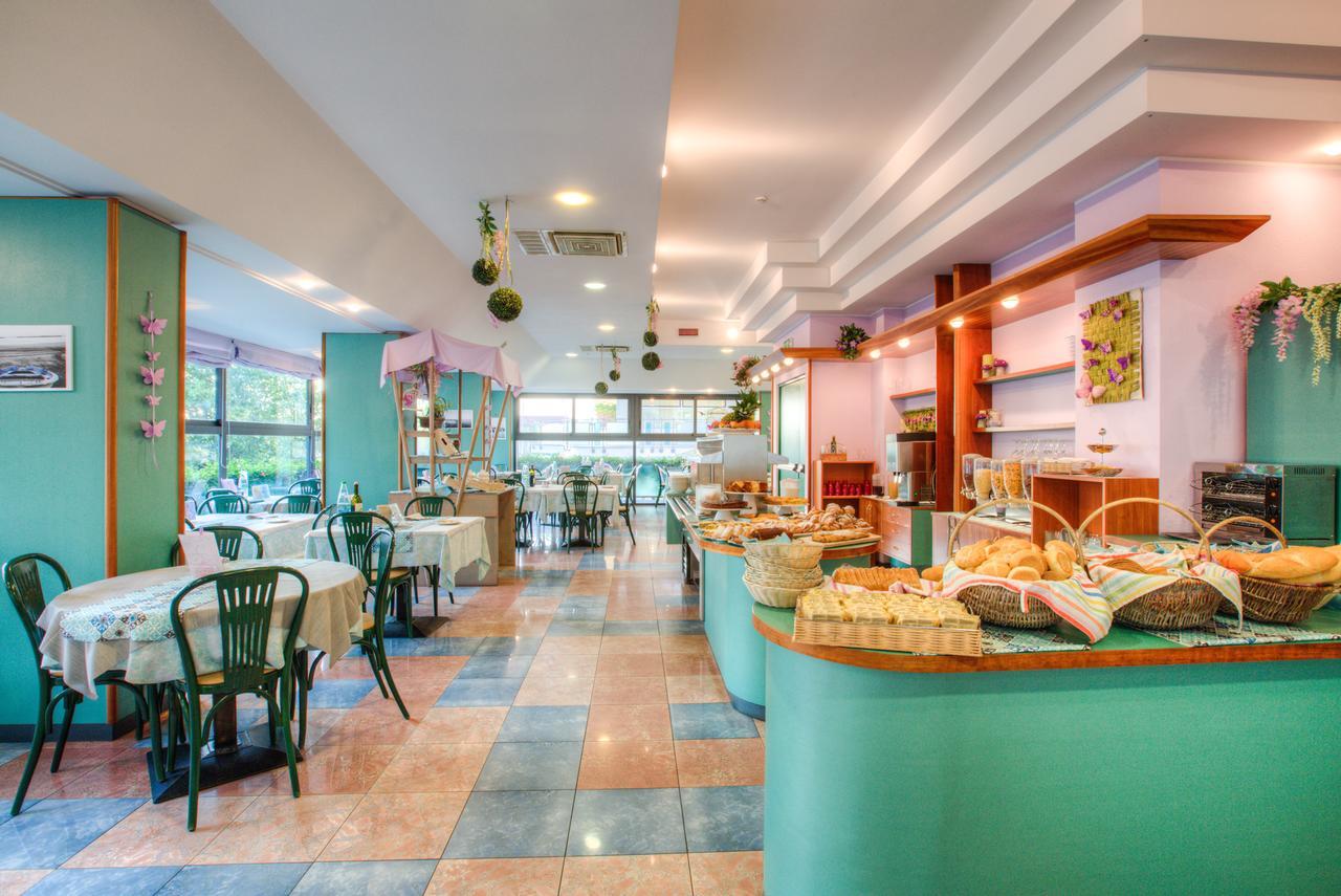 Hotel Nevada Μπελάρια-Ιτζέα Μαρίνα Εξωτερικό φωτογραφία