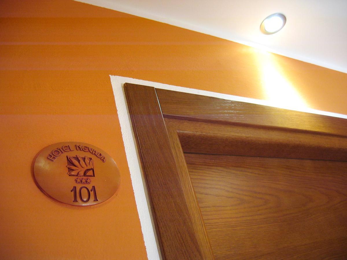Hotel Nevada Μπελάρια-Ιτζέα Μαρίνα Εξωτερικό φωτογραφία