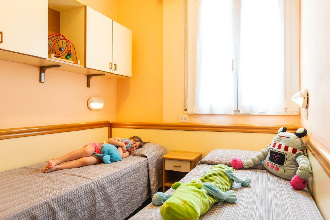 Hotel Nevada Μπελάρια-Ιτζέα Μαρίνα Εξωτερικό φωτογραφία