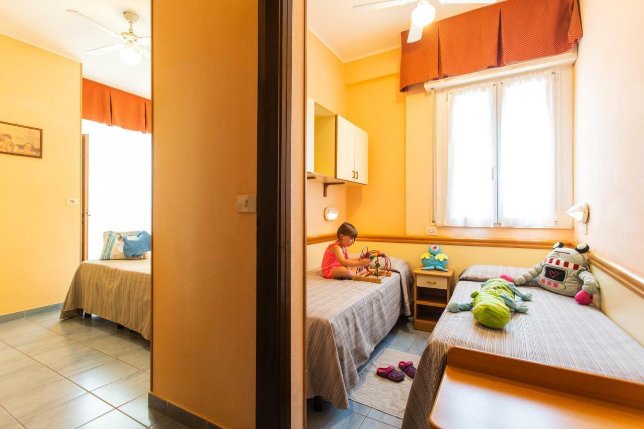 Hotel Nevada Μπελάρια-Ιτζέα Μαρίνα Εξωτερικό φωτογραφία