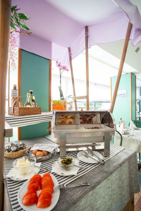 Hotel Nevada Μπελάρια-Ιτζέα Μαρίνα Εξωτερικό φωτογραφία